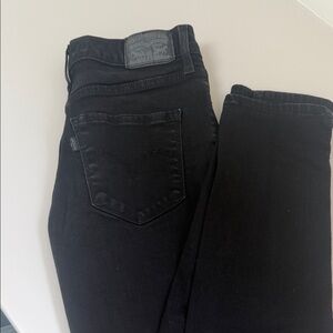 Levi's Women's Dark Black Skinny Jeans
